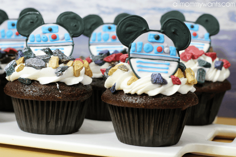 Recipe: Mickey Mouse Star Wars R2d2 Cupcakes With Printable Templates
