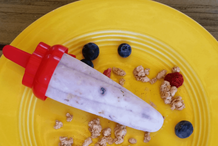 Recipe: Granola & Blueberry Granola Frozen Pops – A Summer “anytime” Treat @quaker