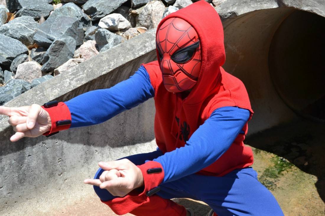 Spider-man: Homecoming Diy Costume Challenge