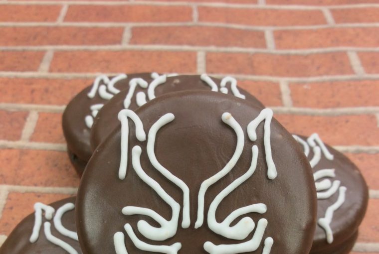 Marvel’s Black Panther Chocolate Dipped Oreo Cookies