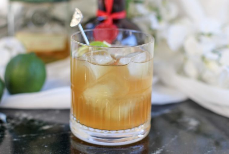 The Irish Old-fashioned Whiskey Cocktail Drink
