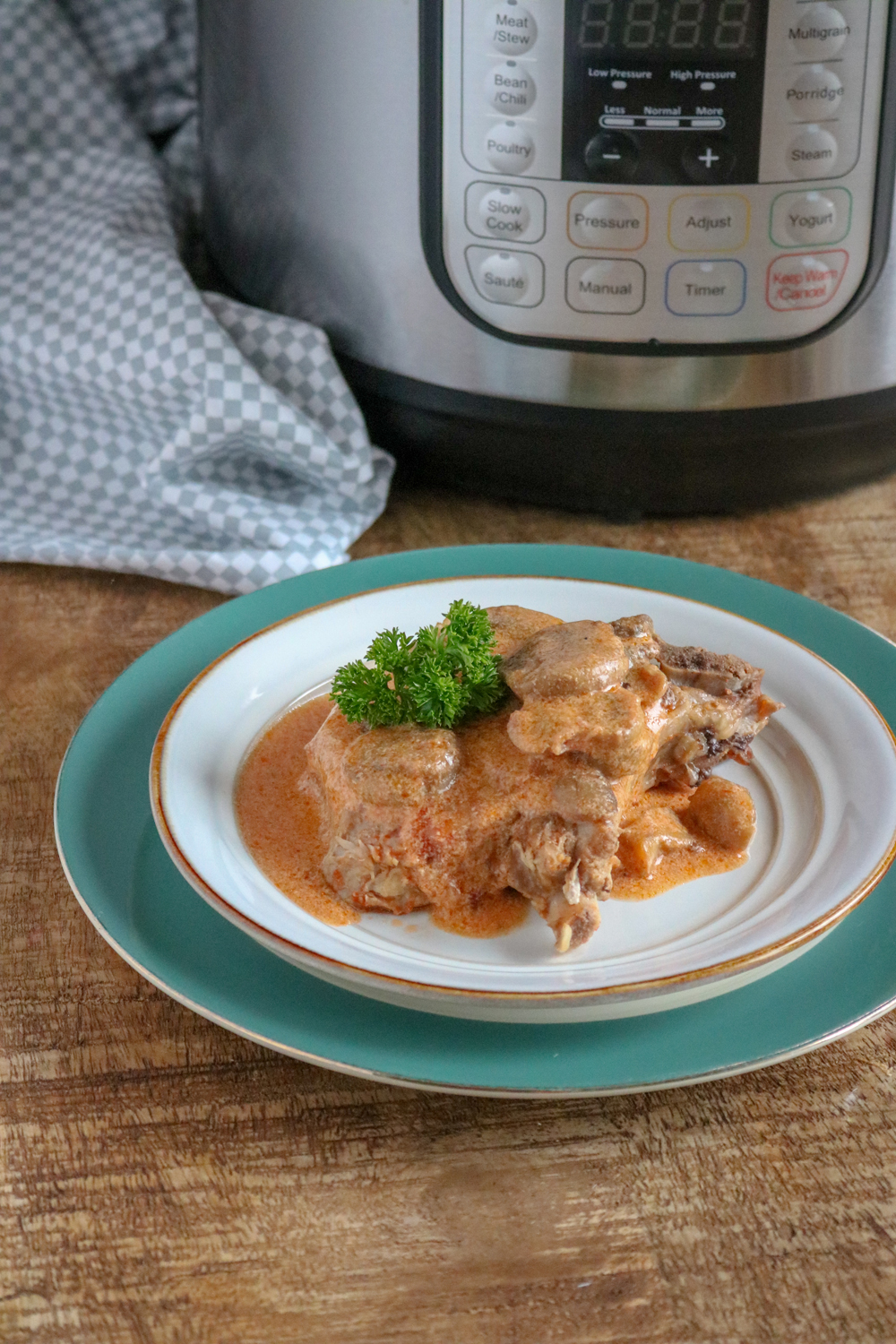 Easy Instant Pot Pork Chops With Tomato Sauce