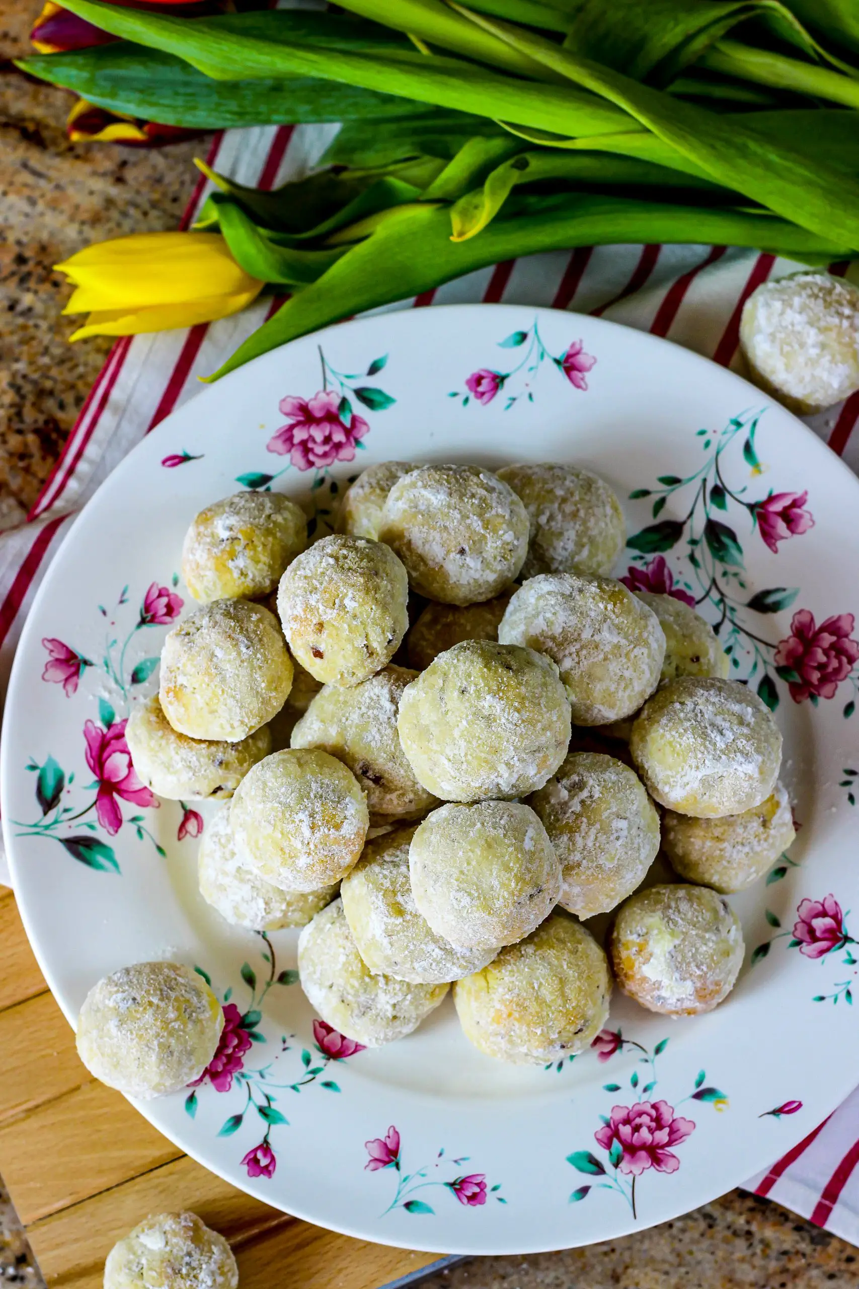 Buttery Pecan Snowball Cookies - Life She Has